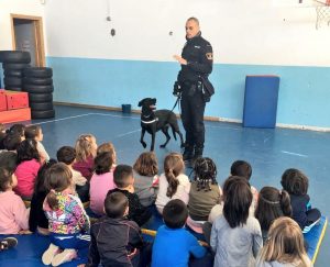 Finalizan los talleres contra el consumo de drogas impartidos por la Unidad Canina