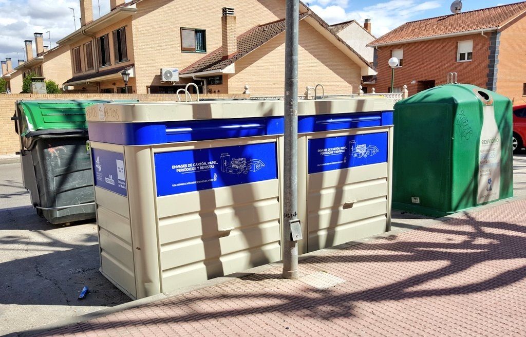 San Martín de la Vega estrena 15 nuevos contenedores de papel y cartón