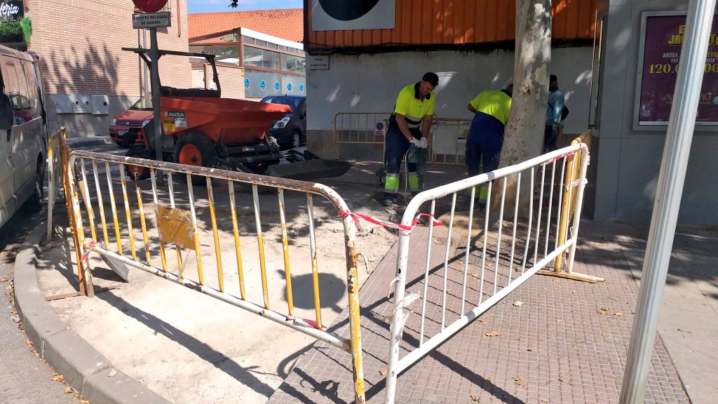 En marcha un plan de remodelación de más de 1.500 m2 de acerado