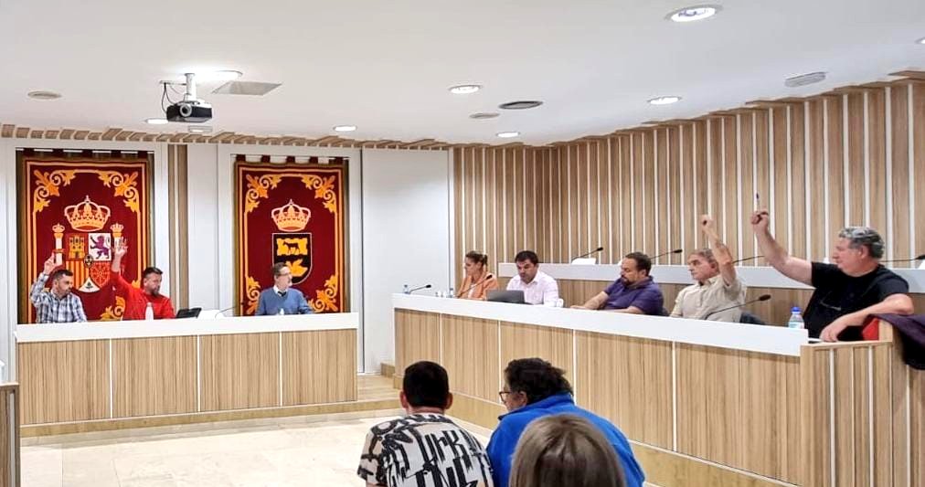 El Pleno apoya la concentración frente al Centro de Salud por las Urgencias