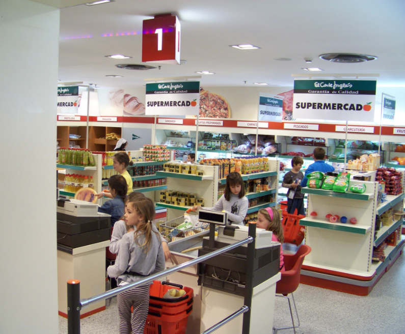 La concejalía de igualdad organiza una excursión a Micropolix