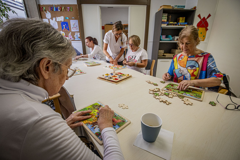 El Ayuntamiento lanza un nuevo taller de ayuda para cuidadores de personas con Alzheimer