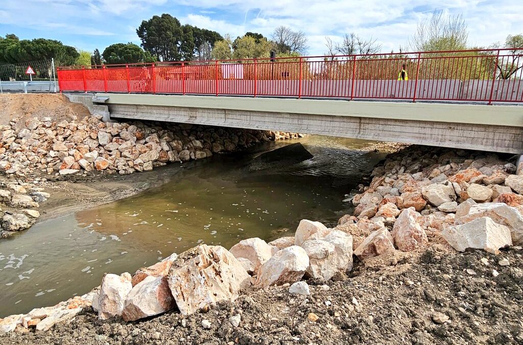 La carretera M-301 abre tras finalizar las obras del puente de Arroyo Culebro