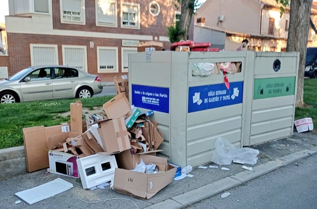 San Martín de la Vega reclama una mejora en el servicio de recogida del papel y cartón