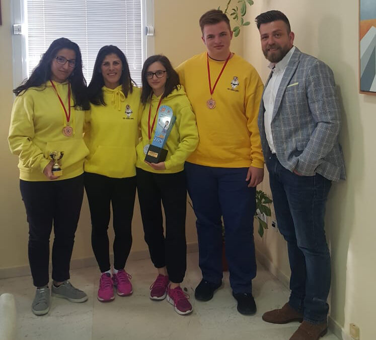 El Ayuntamiento recibe a los componentes del Club de Judo San Martín de la Vega que participarán en el Cto. de España sub-18 el próximo 27 de abril