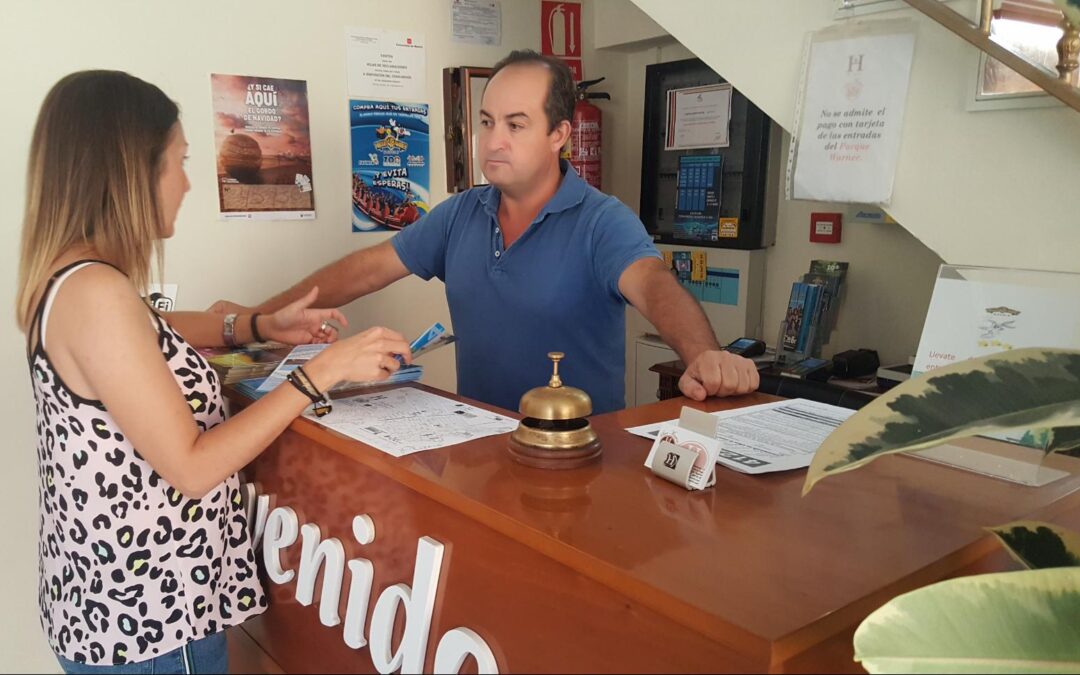 El Ayuntamiento reparte más de 2.500 folletos para promocionar San Martín de la Vega entre sus visitantes