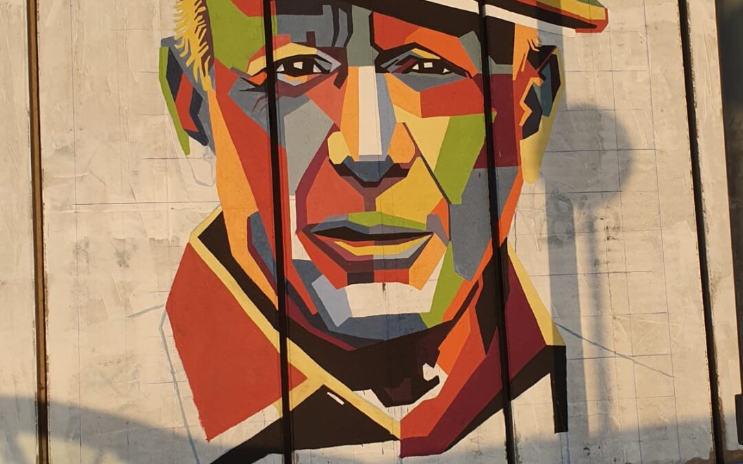 Comienzan los trabajos del nuevo mural artístico de la calle Ocho de Marzo