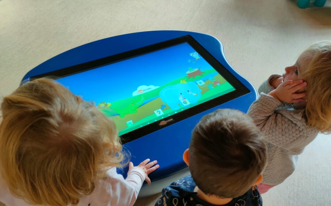 El Ayuntamiento digitaliza la Escuela Infantil Fantasía y la Casa de Niños Los Picapiedras