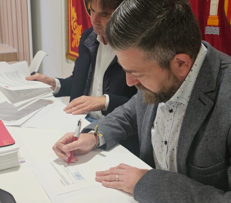 El alcalde firma un nuevo convenio de formación en emergencias y Protección Civil con participación del Campus FP Emprende