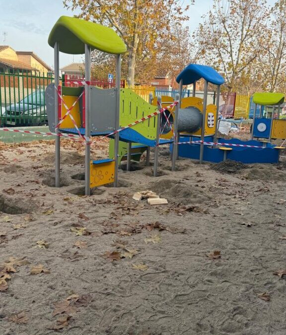El Ayuntamiento de San Martín de la Vega renueva los juegos infantiles del CEIP Clara Campoamor