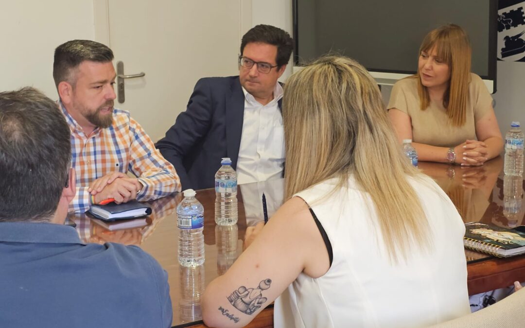 El ministro Oscar López, visita San Martín para conocer los proyectos de digitalización y las demandas del municipio